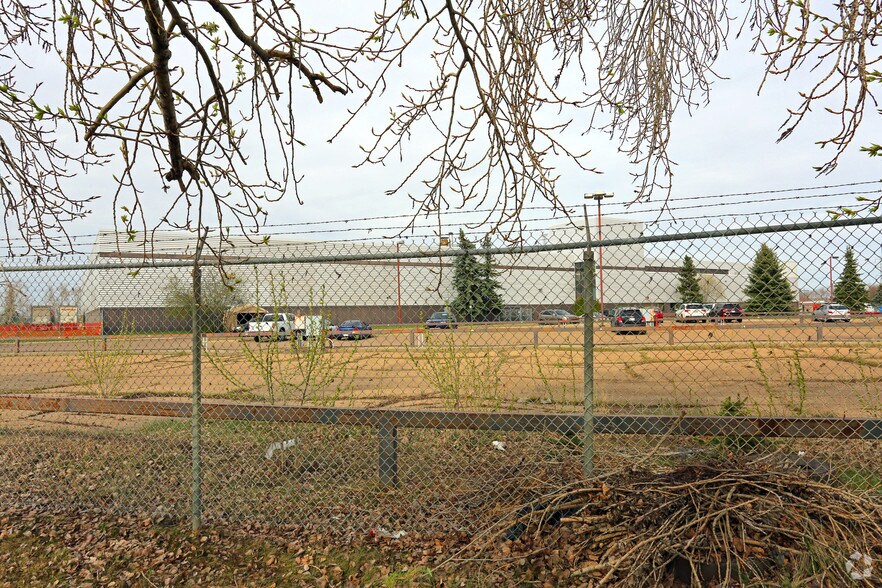More Photos Of 2959 Parsons Rd NW, Edmonton Manufacturing For Lease