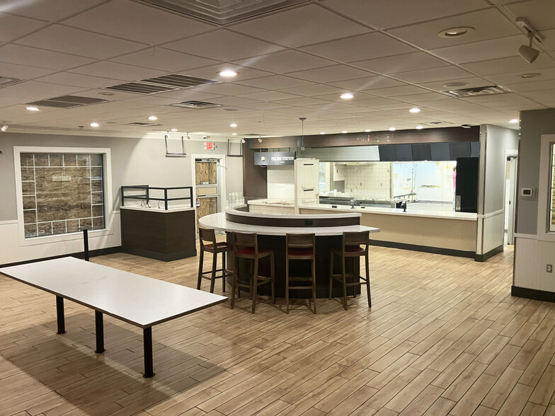 More Photos Of 1317 N Eaton St, Albion Fast Food For Lease