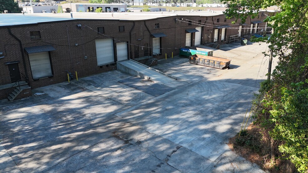 More Photos Of 3480 Oakcliff Rd, Doraville Unknown For Lease
