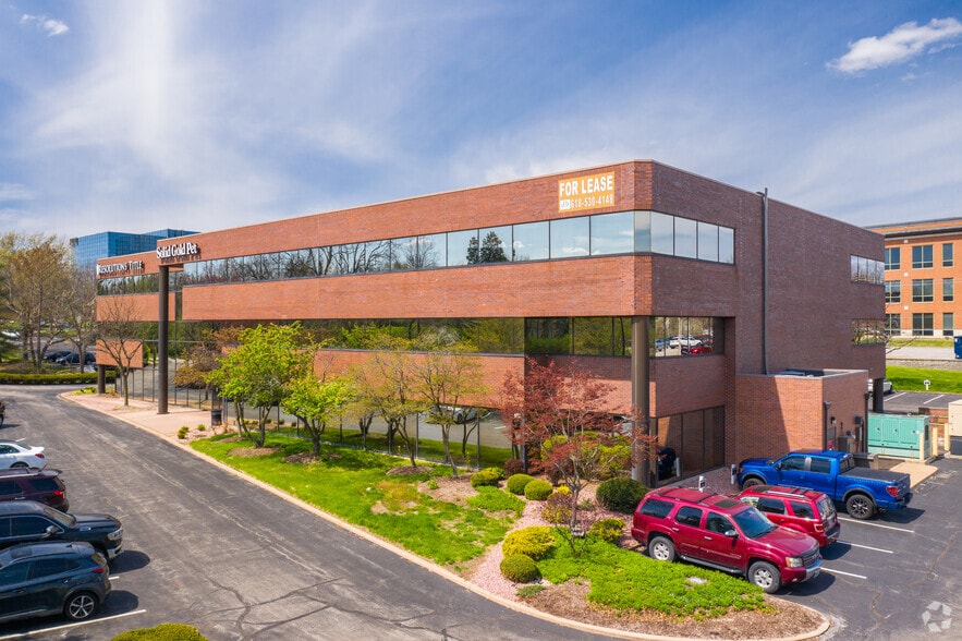 More Photos Of 15455 Conway Rd, Chesterfield Office For Lease