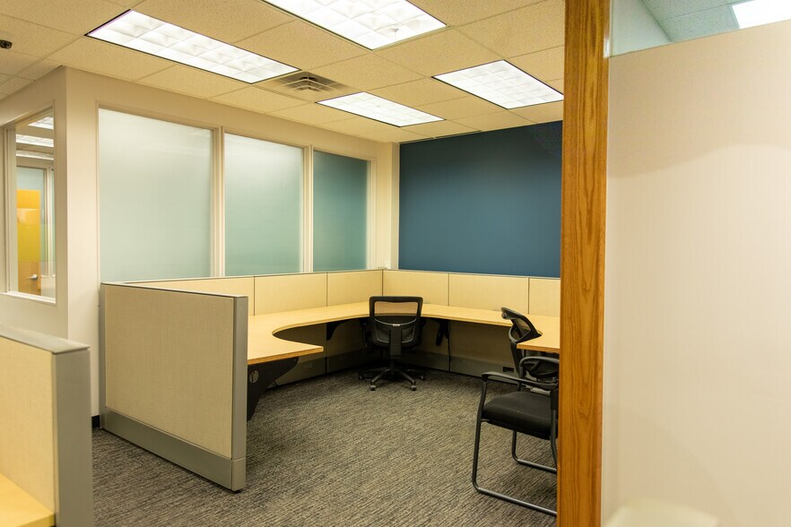 More Photos Of 11820-11830 Nicholas St, Omaha Office For Lease