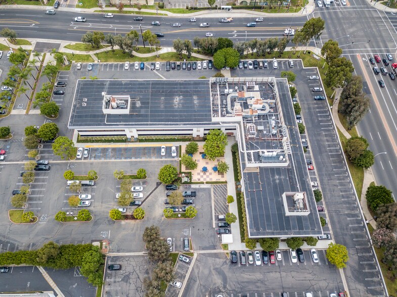 More Photos Of 500 S Kraemer Blvd, Brea Office For Lease