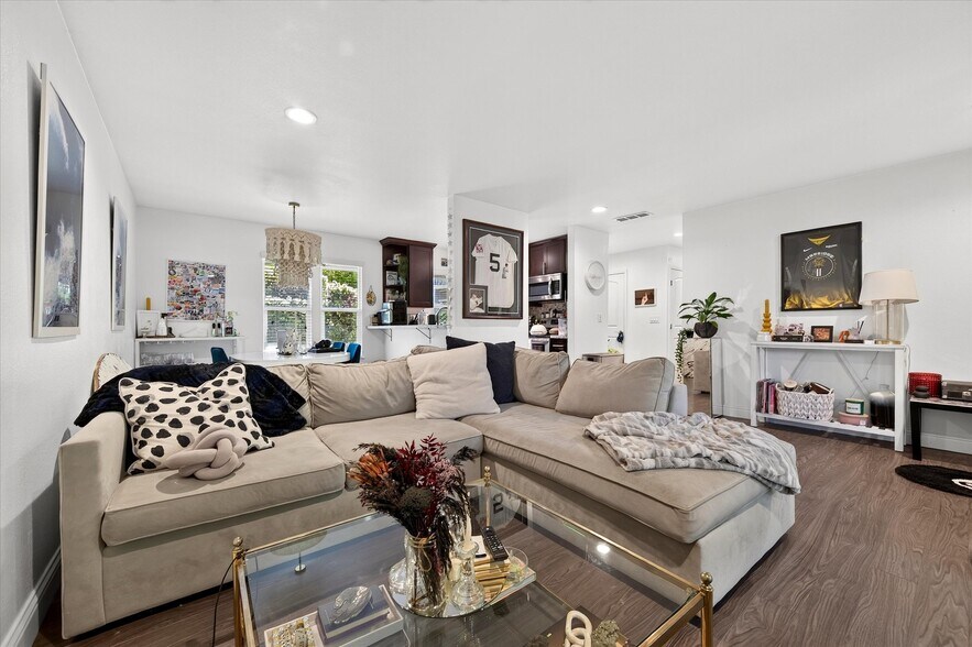 More Photos Of 1920 Camino Verde, Walnut Creek Apartments For Sale