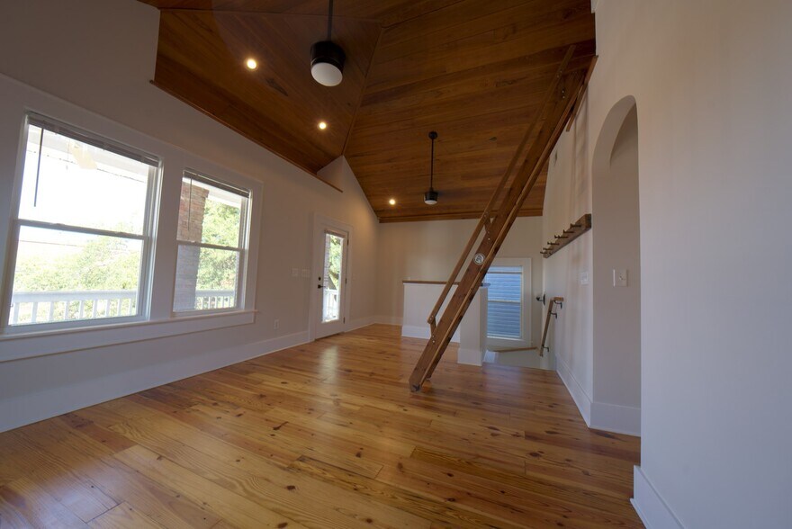 More Photos Of 787 Meeting St, Charleston Office Residential For Lease