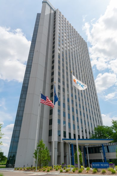 Primary Photo Of 755 W Big Beaver Rd, Troy Coworking Space