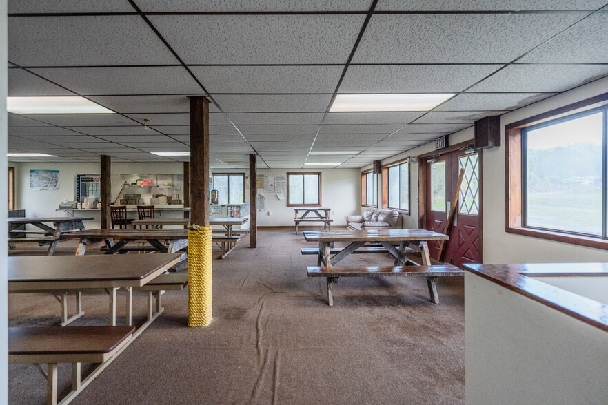 More Photos Of 167 Hill Rd, Kingston Sports And Entertainment For Sale