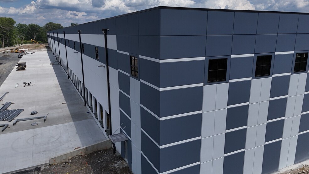 More Photos Of 120 Manunka Chunk Road, Belvidere Distribution For Lease
