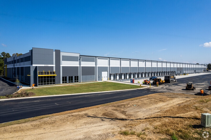 More Photos Of 240 George Roy Pky, Calera Industrial For Lease