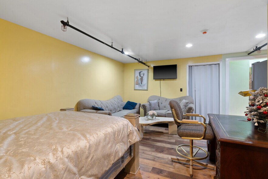 More Photos Of 317 W Fayette St, Syracuse Storefront Retail Office For Sale