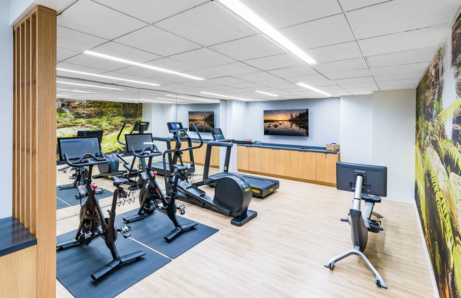 More Photos Of 1100 13th St NW, Washington Office For Lease