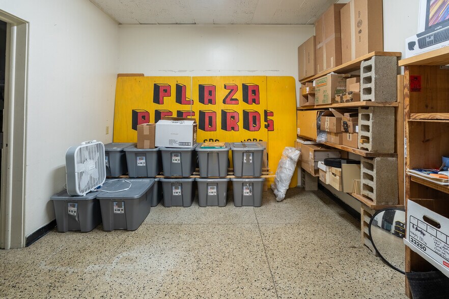 More Photos Of 828 E Main St, Carbondale General Retail For Sale