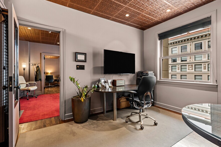 More Photos Of 730 17th St, Denver Office For Sale