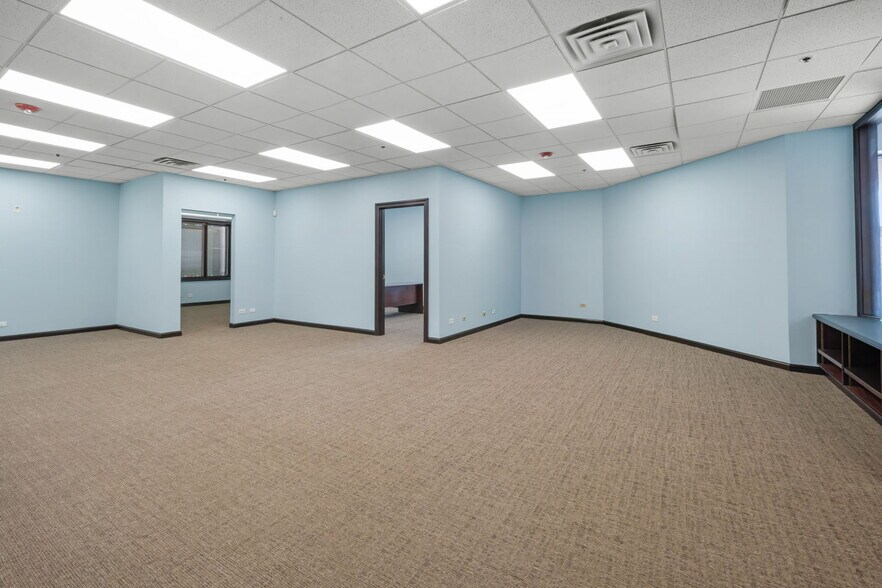 More Photos Of 1477 Barclay Blvd, Buffalo Grove Office For Sale
