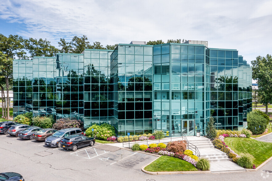 Primary Photo Of 1300 Veterans Memorial Hwy, Hauppauge Office For Lease