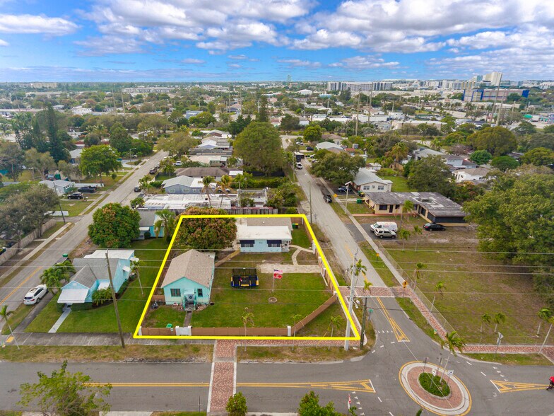 More Photos Of 302 SW 2nd Ave, Dania Beach Multifamily For Sale