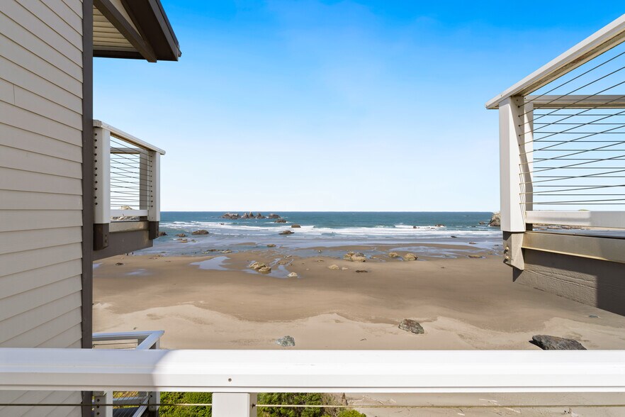 More Photos Of 1865 Beach Loop Dr, Bandon Hotel For Sale