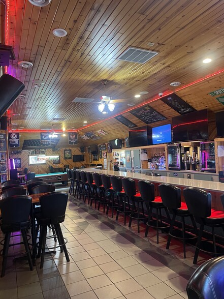 More Photos Of 8101 Schofield Ave, Weston Bar For Sale