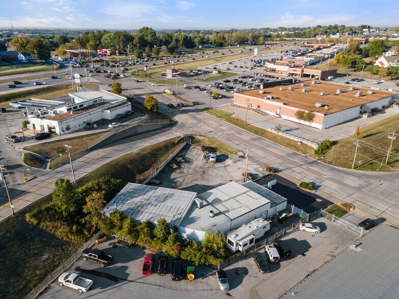 More Photos Of 875 Friedens Rd, Saint Charles Service For Sale