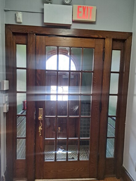 More Photos Of 226 W State St, Trenton Medical For Sale