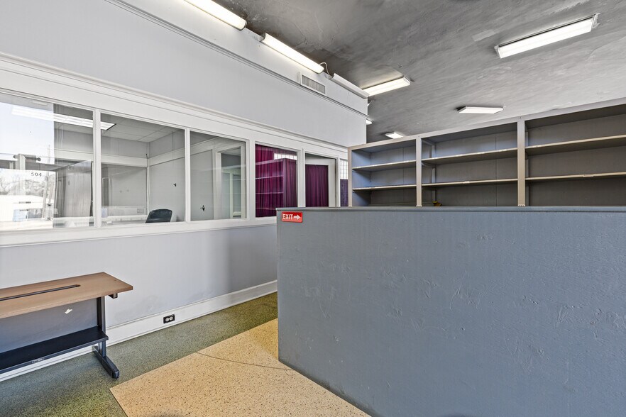 More Photos Of 500 E Main St, Kilgore Office For Sale