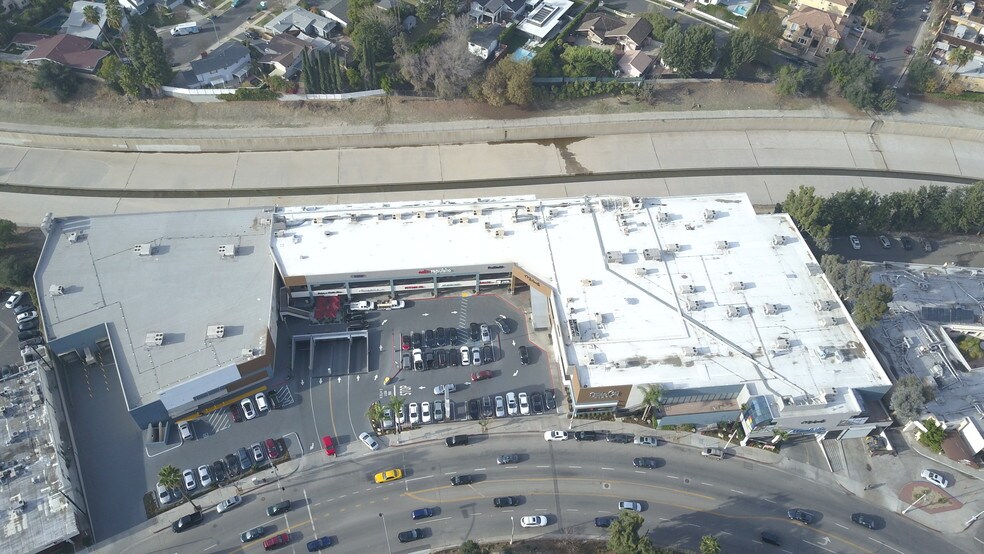 More Photos Of 11211-11239 Ventura Blvd, Studio City Unknown For Lease