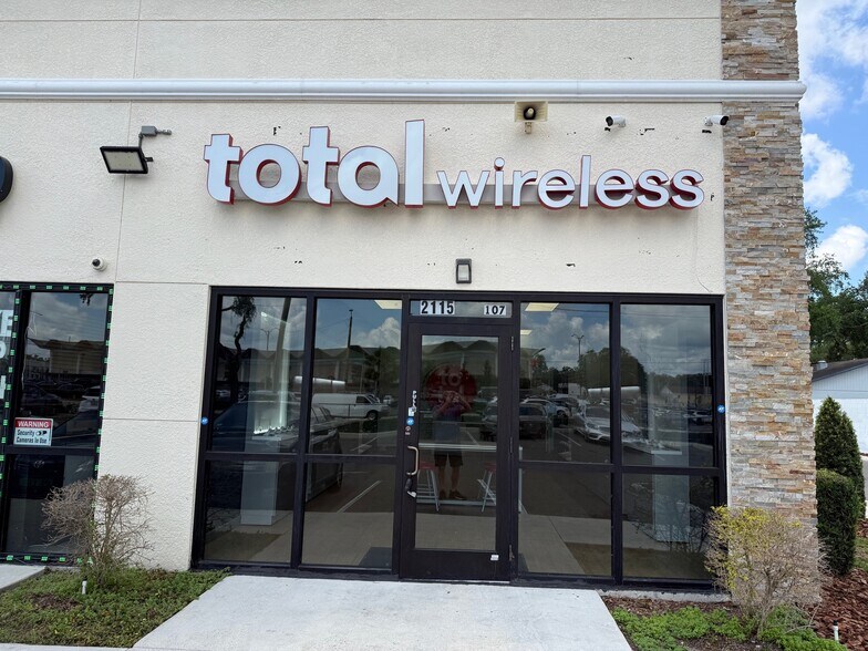 More Photos Of 2115 E Hillsborough Ave, Tampa Freestanding For Lease