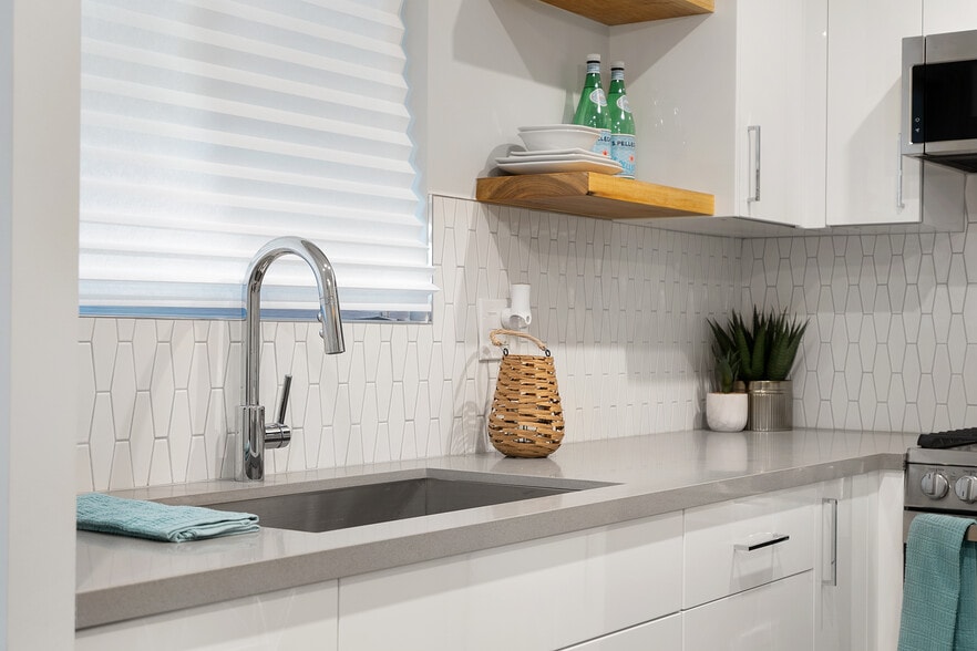 More Photos Of 14724 Inglewood Ave, Lawndale Apartments For Sale