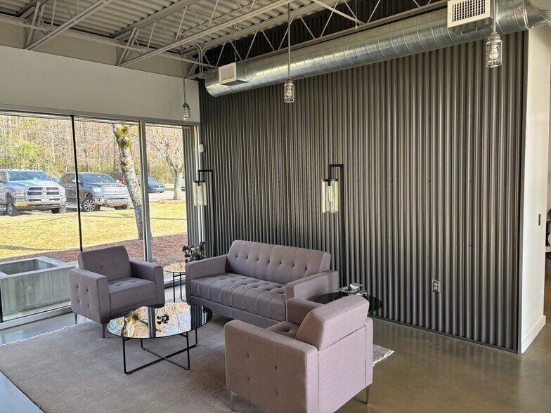 More Photos Of 2511 Ruffner Rd, Birmingham Warehouse For Sale