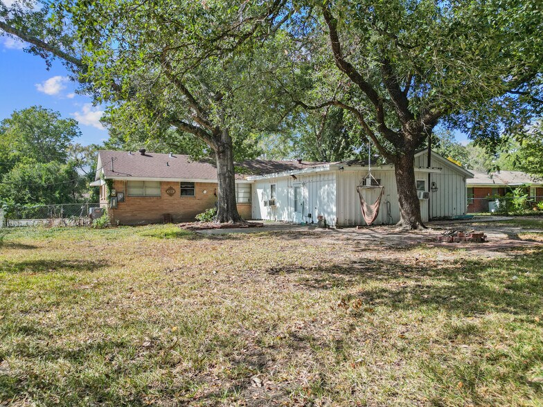 More Photos Of 120 State Highway 75 N, Huntsville Specialty For Sale