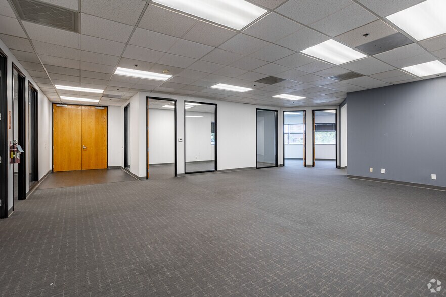 More Photos Of 15707 Rockfield Blvd, Irvine Office For Lease