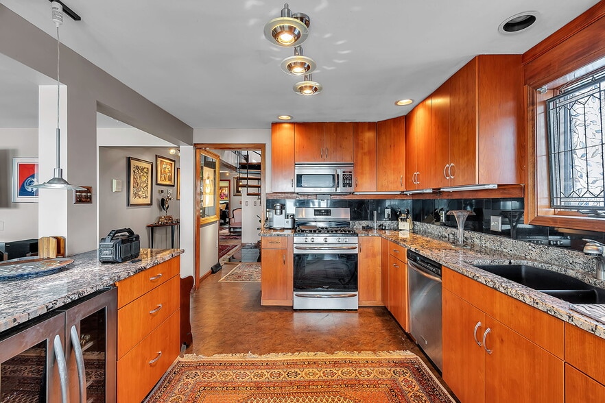 More Photos Of 2809 River Rd, Buffalo Flex For Sale