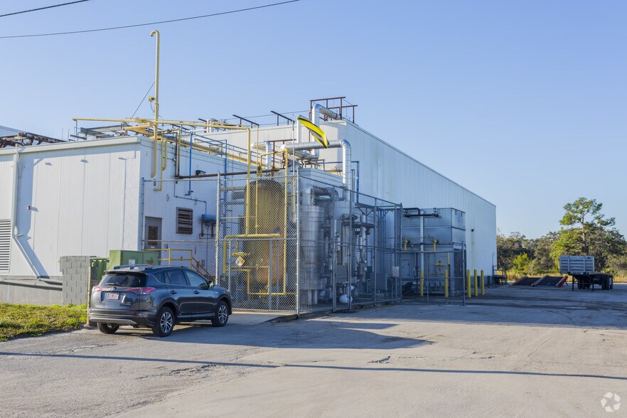 More Photos Of 7952 Interstate Ct, North Fort Myers Refrigeration Cold Storage For Sale