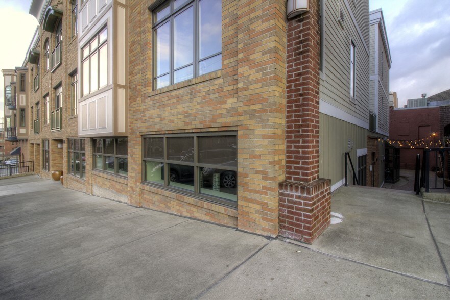 More Photos Of 1311-1315 11th St, Bellingham Storefront Retail Residential For Sale