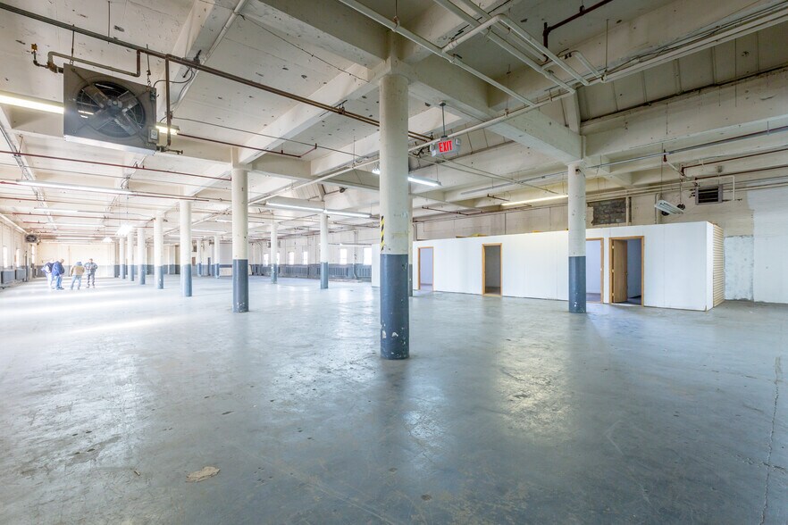 More Photos Of 239 Lindbergh Pl, Paterson Unknown For Lease