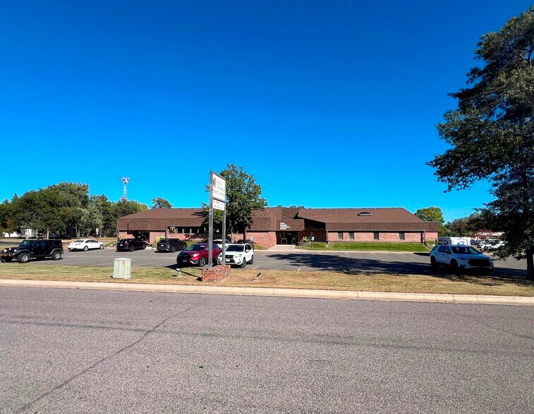 More Photos Of 1903 S 6th St, Brainerd Medical For Lease