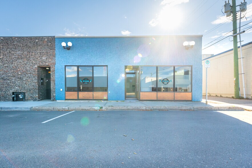 More Photos Of 5007 50 St, Lloydminster Office For Sale