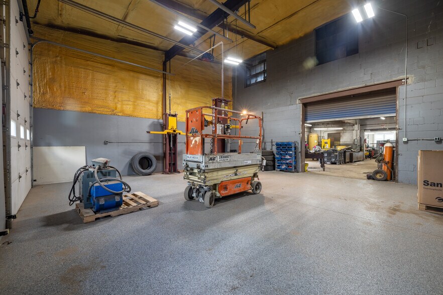 More Photos Of 89 Newton Rd, Plaistow Industrial For Sale