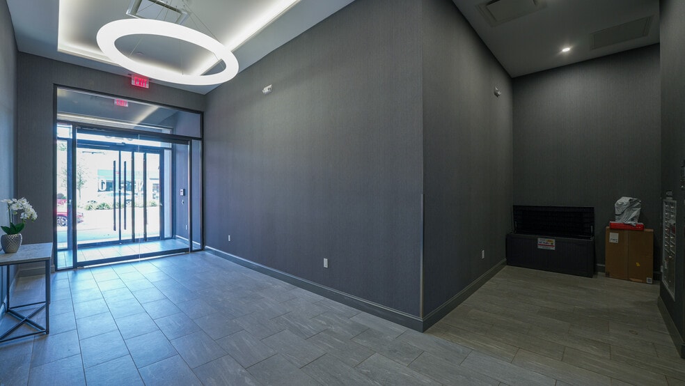 More Photos Of 523-531 Middle Neck Rd, Great Neck Apartments For Sale