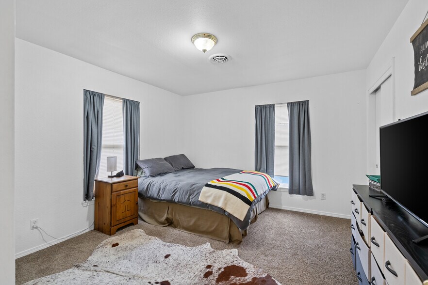 More Photos Of 140 S Chase St, Heppner Apartments For Sale