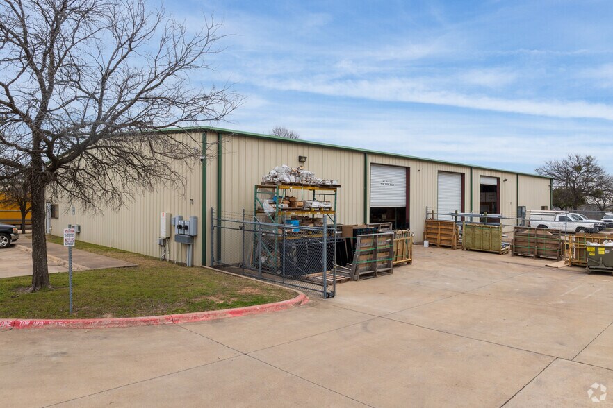 More Photos Of 1834 Ferguson Ln, Austin Unknown For Lease