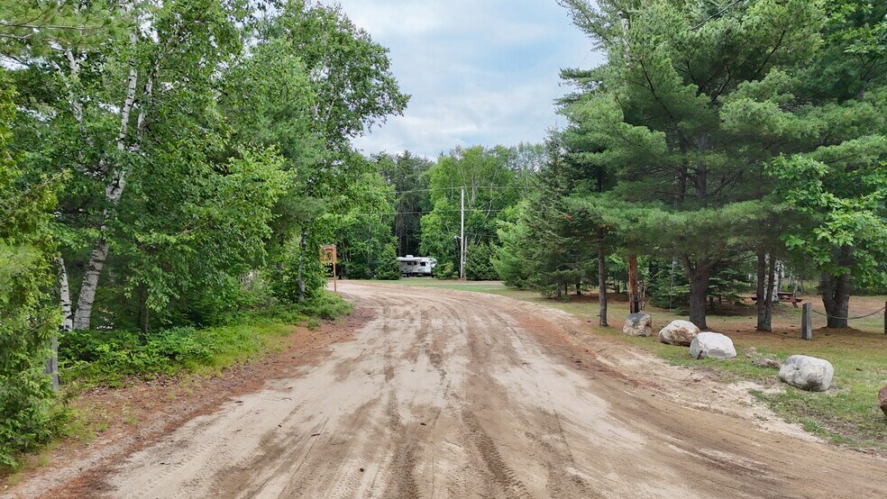 More Photos Of 55 Ch De L'oasis, Ferme-neuve Hotel For Sale