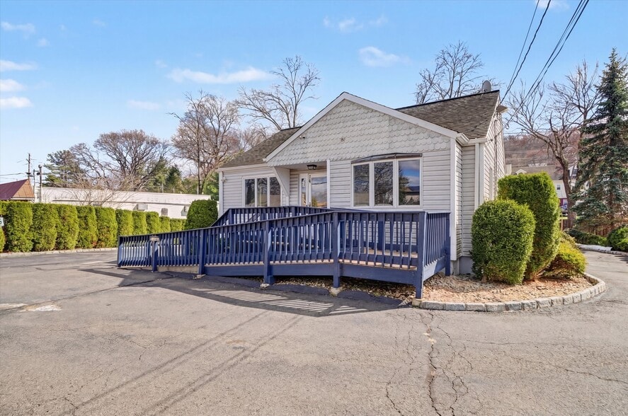 More Photos Of 75 Ramapo Rd, Garnerville Office For Sale