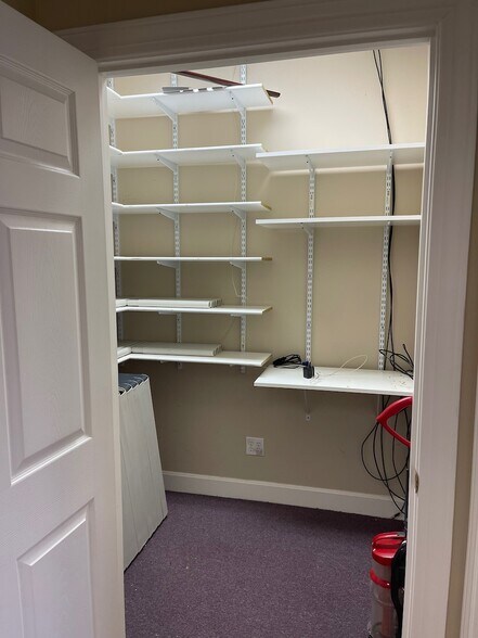 More Photos Of 3801 Springhurst Blvd, Louisville Medical For Lease