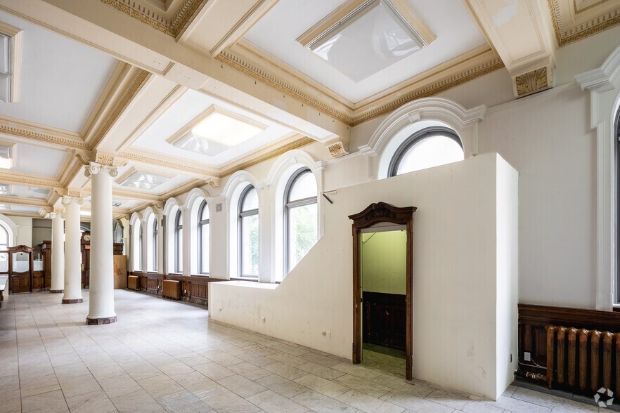 More Photos Of 936 Rue Sainte-Catherine E, Montréal Apartments For Lease