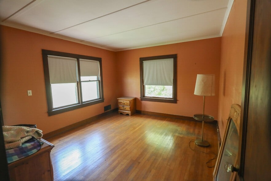 More Photos Of 1499 S State St, North Adams Distribution For Sale