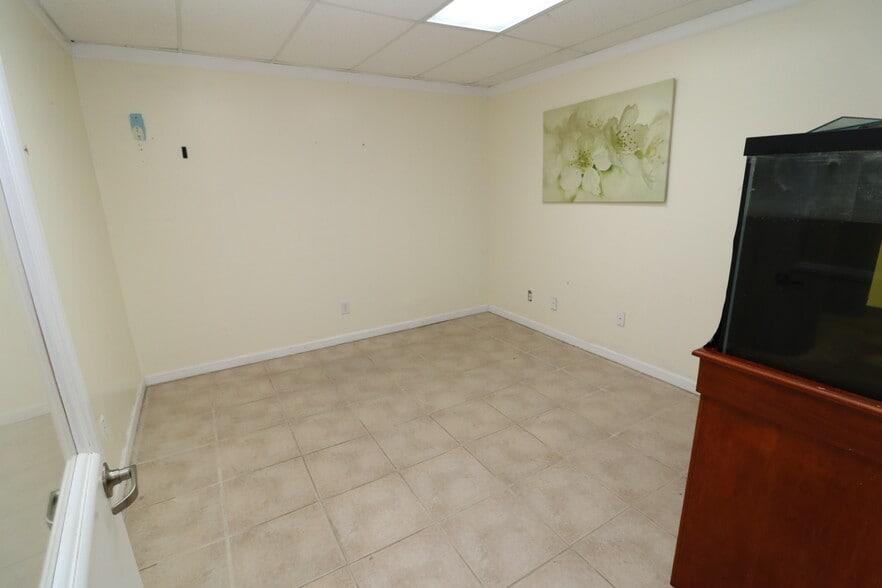 More Photos Of 6731-6755 Sunset Strip, Sunrise Unknown For Lease