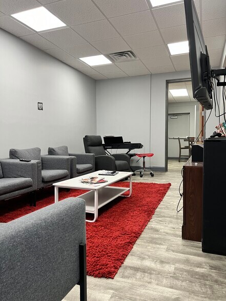 More Photos Of 51 Smart Ave, Yonkers Office For Sale