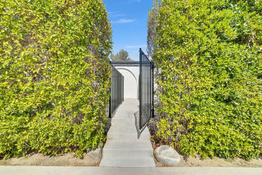 More Photos Of 1900 E Baristo Rd, Palm Springs Apartments For Sale