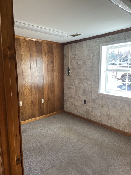 More Photos Of 4200 Maysville Rd, Commerce Light Distribution For Lease