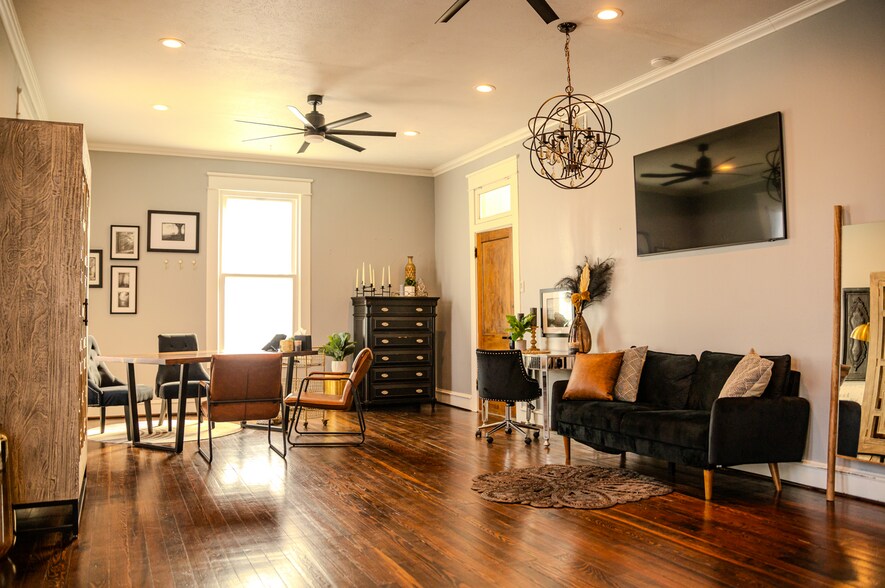 More Photos Of 3100 Swiss Ave, Dallas Medical For Sale